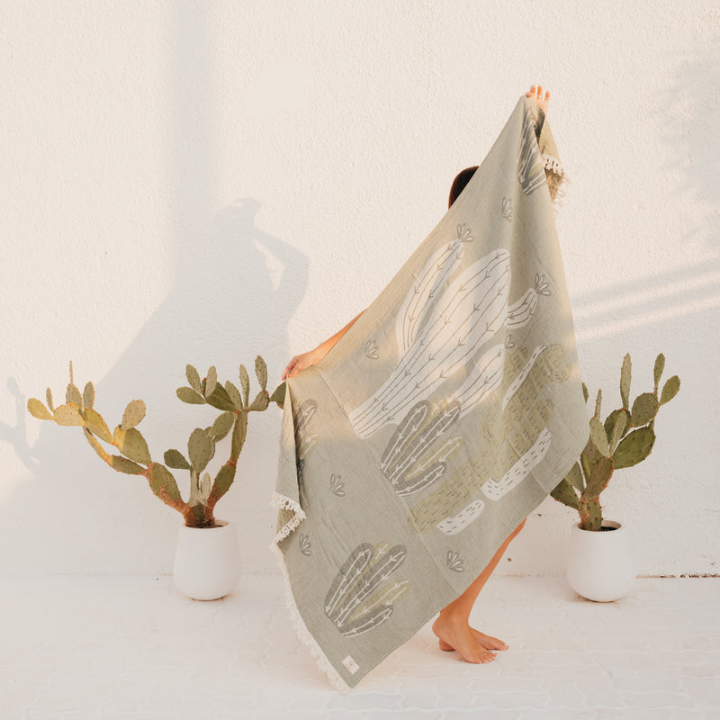 COTTON BEACH TOWEL- CACTI