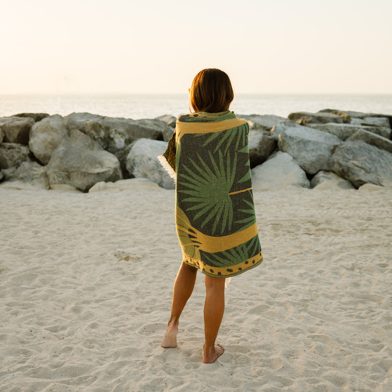 BEACH TOWEL-JUNGLE NOIR