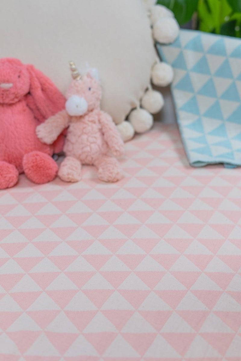 100% Turkish Cotton Pink Triangles Baby Blanket  Size  80 cm x 90 cm  Product Details  Crafted from the finest Turkish Cotton, our stylish, pink cloud patterned baby blankets can be used in many ways. They can be used as a blanket in the crib or in the stroller.