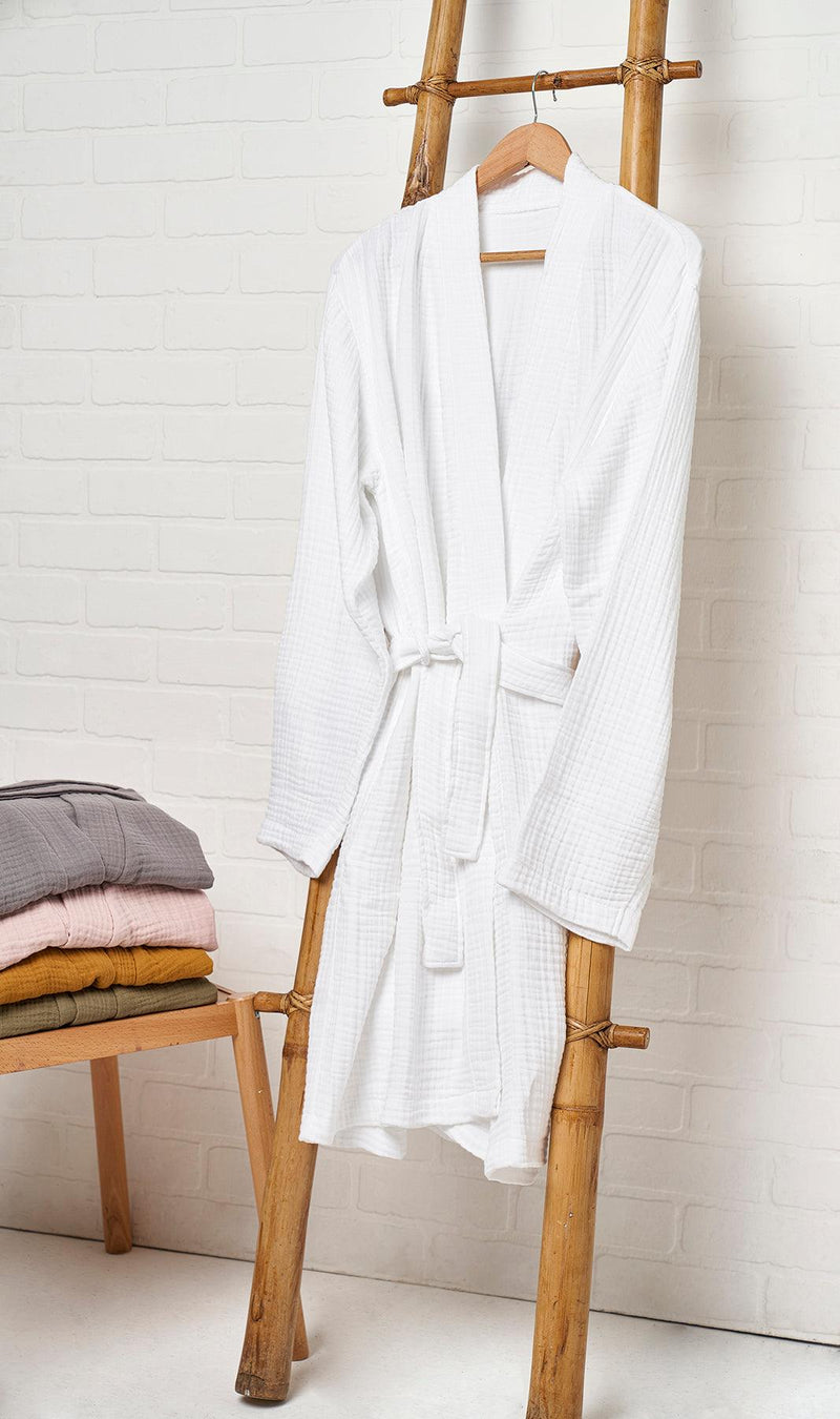 https://pamukme.com/cdn/shop/products/HONAZMUSLINBATHROBE_KIMONOSNOWWHITEm_800x.jpg?v=1699556007