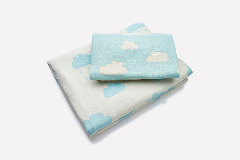 100% Turkish Cotton Blue Clouds Baby Blanket  Size  140 cm x 180 cm  Product Details  Crafted from the finest Turkish Cotton, our stylish, blue cloud patterned baby blankets can be used in many ways.