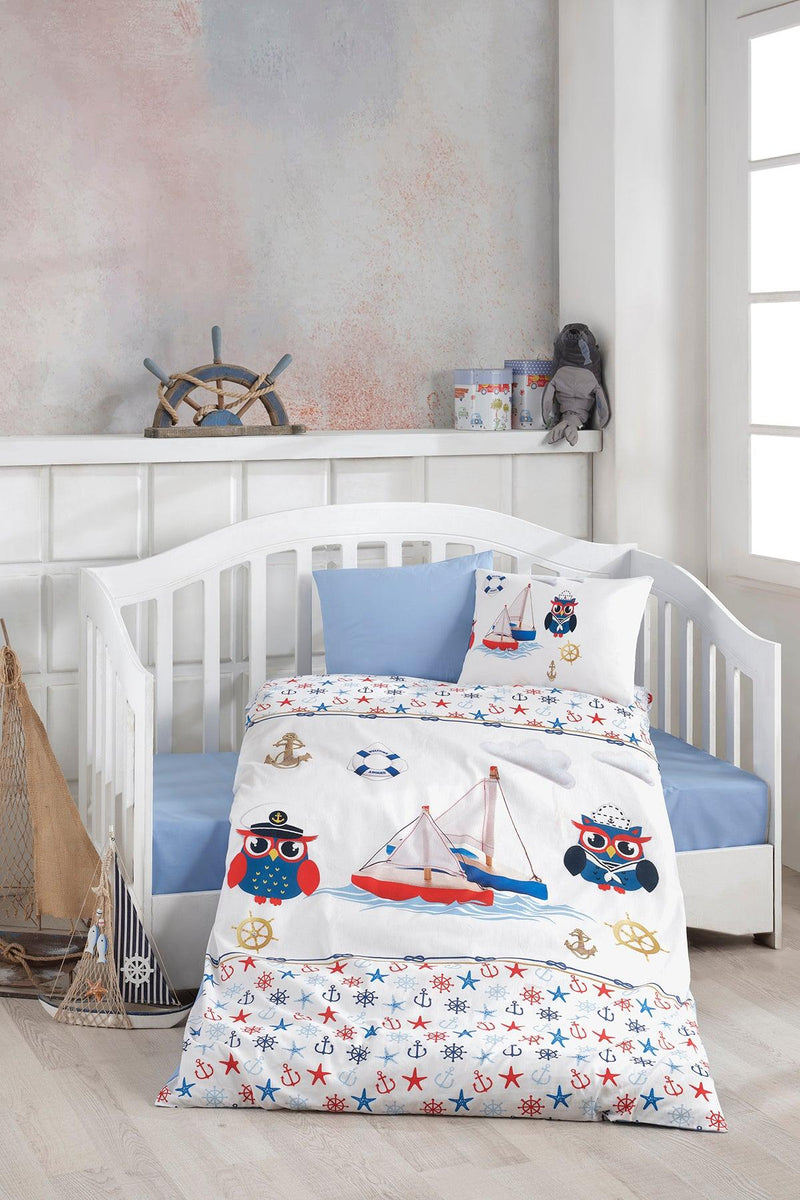 100% Turkish Cotton Baby Duvet Cover Set of 4  Size  Duvet cover: 100 cm x 150 cm  Flatsheet :120 cm x 160 cm  Pillows :35 cm x 45 cm each  Please note that the duvet is not included.   Product Details  Complete your little one's bedding with the cute panda design on the duvet set. Made from 100 % Turkish Cotton, our machine washable sets consist of a duvet cover, a flat sheet and two matching pillow cases. Little ones will absolutely enjoy snuggling into soft cotton fabric. Sweet dreams :)